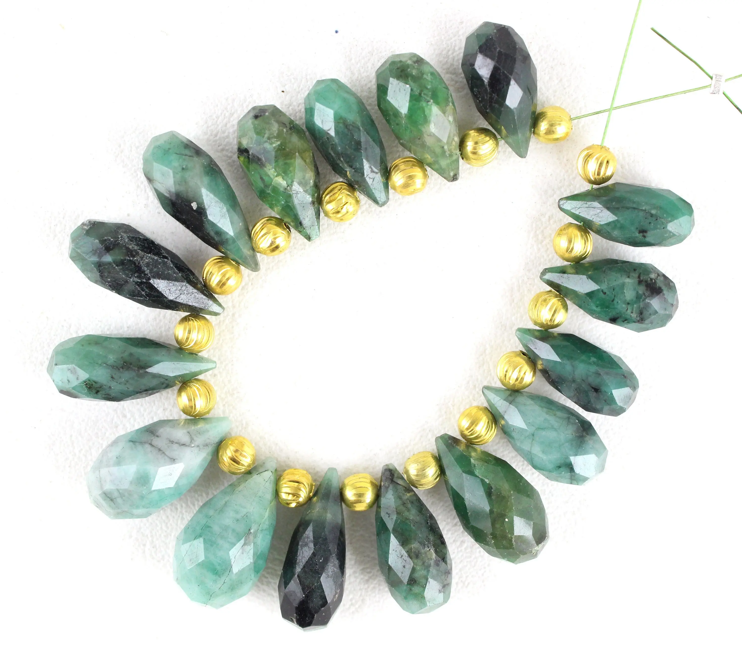 Cuentas de Briolette hechas a mano con forma de lágrima, piedras preciosas naturales de Esmeralda verde, facetadas, joyería