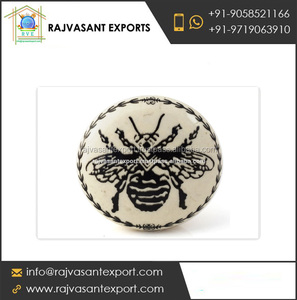 Bouton de porte autocollant abeille en céramique fait à la main bouton de tiroir d'armoire de cuisine peint à la main pour chambre à coucher ou commode pour application d'hôtel - Product Image 2