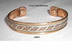 Bracelets et bracelets magnétiques en cuivre avec finition polie ethnique unisexe pour la santé - Product Image 6