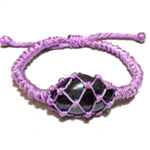 Bracelet en macramé bleu ciel uni Style bohème Bracelets en macramé colorés faits à la main personnalisés de haute qualité - Product Image 2