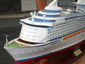 MS EXPLORRER OF THE SEAS เรือจำลองไม้ _ รุ่นหัตถกรรมไม้ - Product Image 2