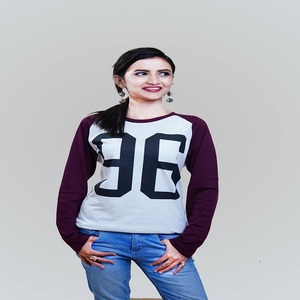 Camiseta de Mujer Personalizada OEM de Talla Grande, de Algodón, Elastano y Seda, Estampada, con Plumas, Tie Dye, Bordado y Diseño de Logotipo - Product Image 2