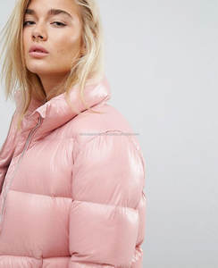Nouvelle arrivée, veste matelassée imperméable réversible à col haut élégante et bon marché pour femmes, avec coque en nylon - Product Image 1