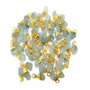 Pendentif en pierre de naissance aigue-marine or rose galvanoplastie bijoux unisexe pour enfants pour anniversaire avec pierre brute fabriquée - Product Image 3