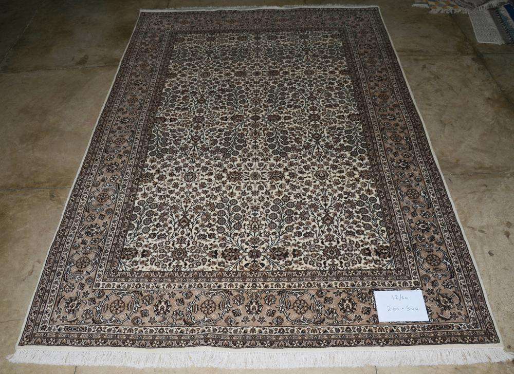 สีน้ำตาล