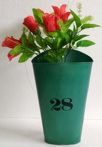 Maceta de pared de maceta de decoración de hogar y jardín de metal con recubrimiento en polvo - Product Image 3