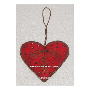 Hermoso Adorno Navideño Bordado con Diseño de Corazón para Colgar en el Árbol - Product Image 1