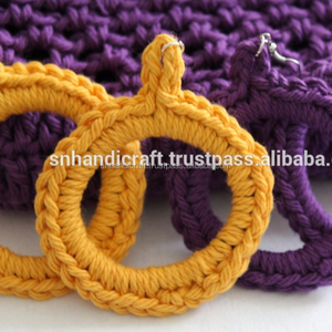 El arte del crochet: pendientes de algodón hechos a mano, pendientes de Navidad hechos a mano, pendientes de hilo hechos a mano - Product Image 1