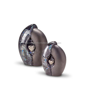 Urna Funeraria Americana de Tamaño Completo para Adultos, Modelo FU-74, Suministros Funerarios Brassworld India - Product Image 2