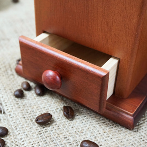 เครื่องบดกาแฟแบบมือหมุน ฮอลาร์ ผลิตในไต้หวัน สไตล์เรโทรคลาสสิก ทำจากไม้ พร้อมระบบปรับระดับความละเอียด - Product Image 6