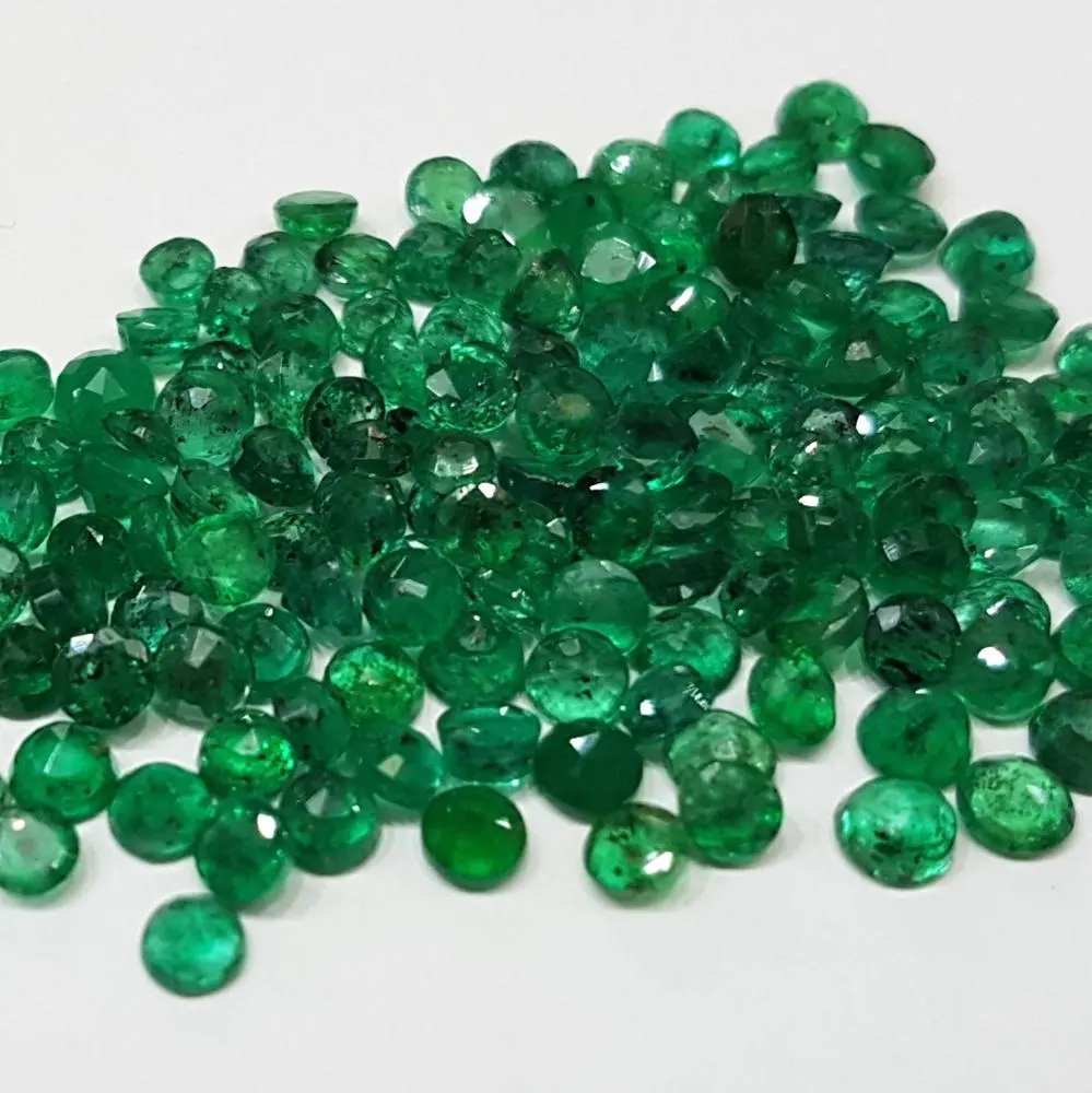 Lotto di smeraldo rotondo sciolto naturale da 2-2.5mm origine brasiliana Non riscaldato Non trattato di buona qualità per l'impostazione