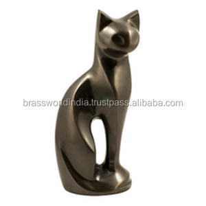 Urne commémorative pour chat noir par Brassworld, fournitures commémoratives indiennes - Product Image 1