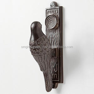 Aldaba de puerta de pájaro carpintero de OMG Industries, aldaba de puerta negra con anillo de cabeza de león animal personalizado de latón antiguo - Product Image 1