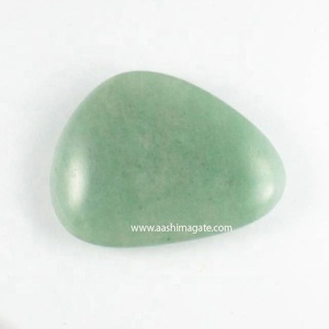 Pierre de pouce Aventurine verte faite à la main Quartz de cristal vieilli Feng Shui pierre semi-précieuse artisanat pierre précieuse de Quartz Rose de forme ovale - Product Image 1