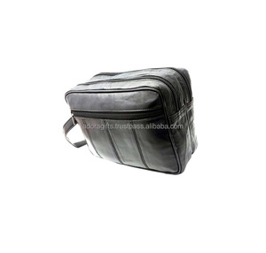 Sac cosmétique de voyage à plusieurs compartiments en cuir PU de luxe avec fermeture à glissière - Product Image 1