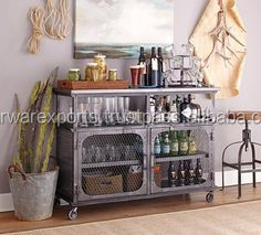 Mueble industrial Gabinete de vino con sillas de bar Solución de almacenamiento elegante y duradera para la colección de vino - Product Image 2