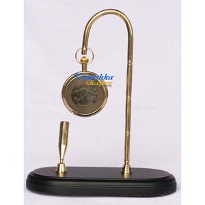 Horloge suspendue de bureau en laiton marin avec porte-stylo nautique, décoration de bureau à domicile, article artisanal - Product Image 2