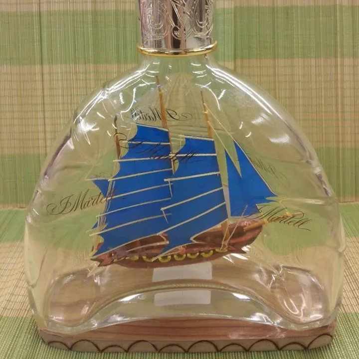 Bateau spécial en verre, voile dans un pot, cadeau artistique fait à la main, Whatsapp: + 84 845 639 639