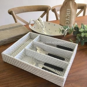 Plateau à Couverts en Rotin Tissé à la Main Blanc - Product Image 4