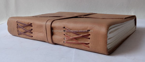 Journal intime fait à la main en cuir marron café véritable Journal déchiré fermeture à sangle à rabat qualité supérieure pour les cadeaux d'affaires de bureau - Product Image 4