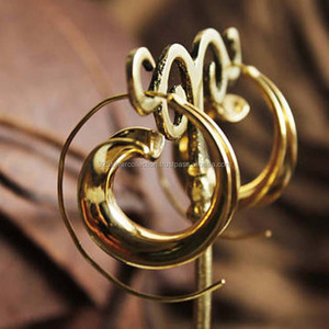 Pendientes de aro de estilo étnico de regalos de boda en espiral de latón de moda de fábrica de China para mujeres para fiestas y compromisos - Product Image 1