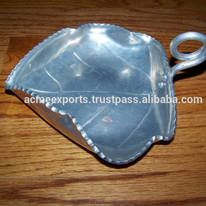 Elegante plato de hoja de plata para servir o decorar Acabado metálico elegante Perfecto para centro de mesa de comedor o regalo - Product Image 2