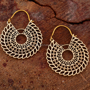Pendientes indios de aro estilo antiguo Vintage étnico con acabado de latón - Product Image 2