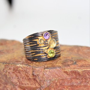 Venta directa de fábrica Dos piedras Chapado en oro 925 Anillo de amatista y peridoto de plata esterlina Estilo clásico para fiestas - Product Image 5