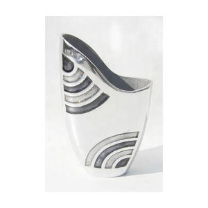 แจกันดอกไม้ตกแต่งบ้านจากนักออกแบบสมัยใหม่แจกันตั้งโต๊ะทำจากอลูมิเนียมใหม่สำหรับตกแต่งบ้านและงานแต่งงาน - Product Image 2