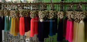 Top Model Trendy Cowrie Shell Pompon et Gland Porte-clés, Porte-clés fait à la main - Product Image 3