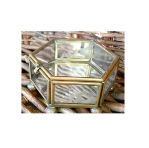 Forma hexagonal latón caja de vidrio - Product Image 1