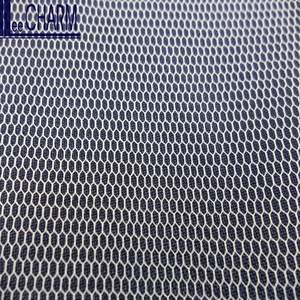 Tela de Crinolina Hexagonal Transpirable de Nailon 100% LCN601 70D para Disfraces y Uso Industrial - Product Image 6