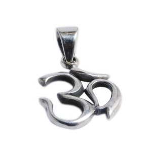 Colgante indio hecho a mano de Plata de Ley 925 Om Lord, joyería fina de estilo Vintage con chapado en rodio, joyería India al por mayor - Product Image 1