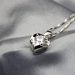 Colgante de Diamante Solitario con Corte Brillante Redondo en Forma de Corazón de 0.40 Quilates en Oro Blanco de 14k, Colgante de Diamante, Colgante de Corazón de Diamante - Product Image 2