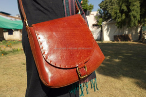 กระเป๋าสะพายข้างแบบมีฝาปิดหนังแท้100% วินเทจของผู้หญิงทำด้วยมือขนาดเล็กน้ำหนักเบากระเป๋าทรงกระเป๋านักเรียนสะพายไหล่ทรงเรขาคณิต - Product Image 2