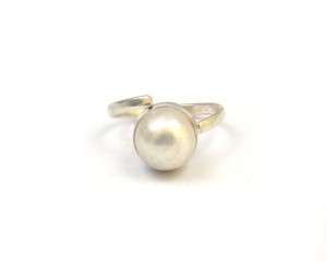 Bague réglable faite à la main pour elle à la mode plaqué argent avec perle pierre précieuse beaux bijoux élégants en forme ronde - Product Image 2