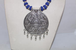 Collier ras du cou en fil de coton bleu classique avec pendentif en laiton plaqué rhodium pour la Collection de printemps de fête de mariage de fiançailles - Product Image 5