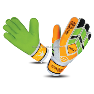 Guantes de fútbol de portero personalizables Material de PU de cuero sintético de impacto para uso en exteriores - Product Image 4