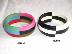 สร้อยข้อมือเรซินหลากสีสไตล์และสีอื่นๆพร้อมกำไลเรซินที่มีสีสันและสร้อยข้อมือ - Product Image 4