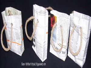 Sac à main Lowellcraft en papier recyclé à motif géométrique moyen - Pas cher - Product Image 3