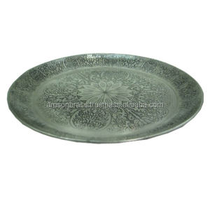 Assiette de service à l'aspect élégant faite à la main en vrac Table au design étonnant Assiette décorative pour la maison et la cuisine - Product Image 1