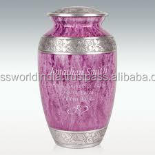 Urna de cremación de latón de estilo americano de Brassworld India Suministros funerarios Urna de metal para entierro de adultos - Product Image 3