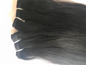 Venta al por mayor 40 extensiones de cabello humano Remy gris a negro recto indio crudo templo pelo con peluca frontal de encaje transparente - Product Image 4
