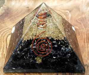 Venta al por mayor de piedra natural turmalina negra orgonita pirámide Feng Shui Estilo negro turmulina cristal para la curación - Product Image 2