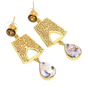 Increíble pera y forma redonda australiano Ablone de ahumado de piedras preciosas Pendientes chapados en oro de joyería de latón - Product Image 1