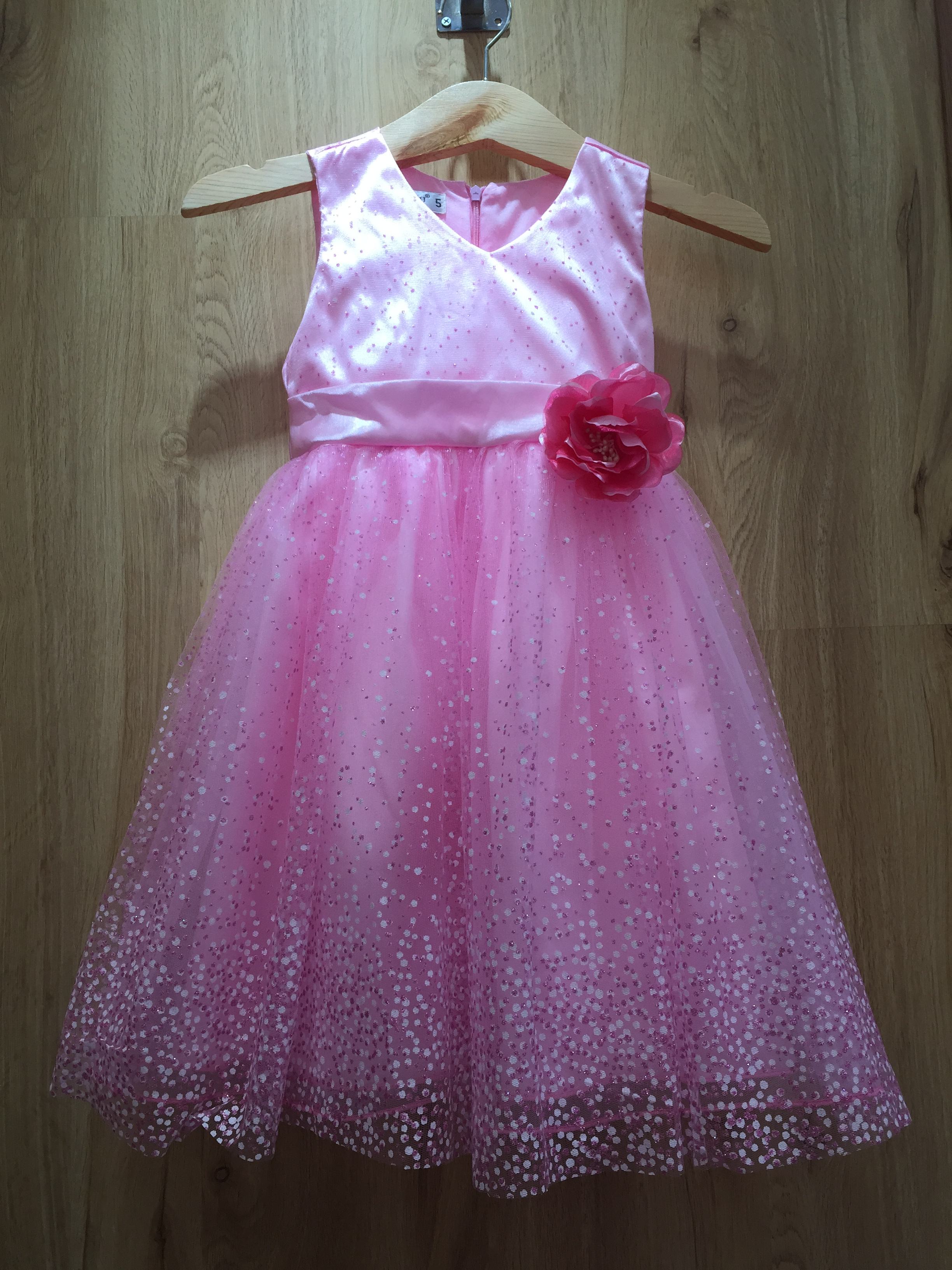 สีแดงม่วง