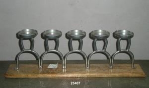 UNIQUE FLOWER CANTER BOUGEOIR DE TABLE Bougeoirs en fer à 5 piliers avec base en bois - Product Image 2