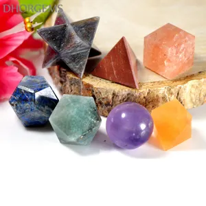 Groothandel Custom Natuurlijke Meditatie Set Box 7 Chakra Kristallen Healing Stone Box Crystal Stone Geometrische 7 Stuks Set Edelsteen