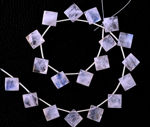 ไฟสีฟ้าสวยธรรมชาติสีรุ้งมูนสโตนไมโครเหลี่ยมเพชรพลอยรูปลูกปัด Briolette ขายส่ง - Product Image 2