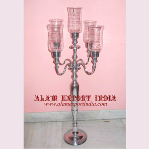 Candélabres hauts en aluminium pour la décoration de mariage et de fête Bougeoirs à 5 bras en aluminium avec bougeoir en verre - Product Image 1